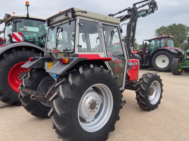 Massey Ferguson 372