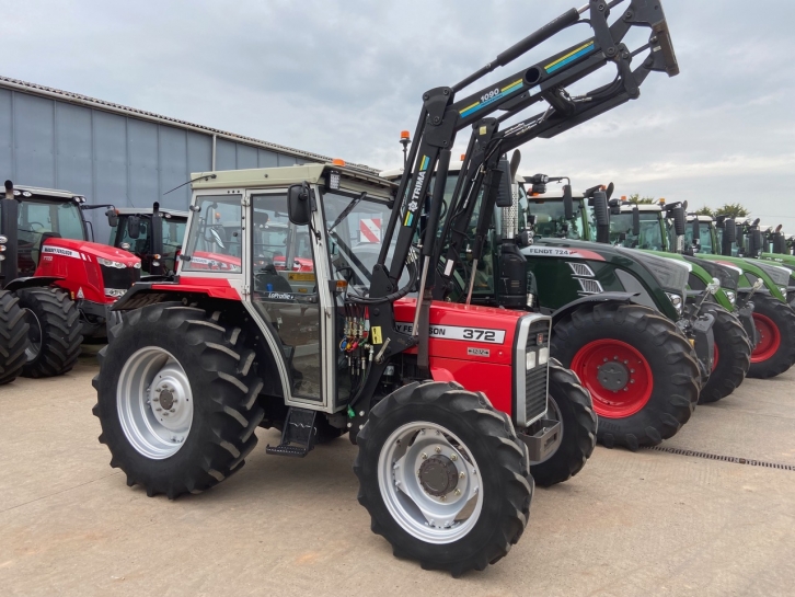 Massey Ferguson 372