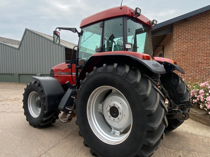 Case MX 135