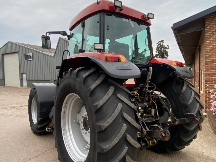 Case MX 135