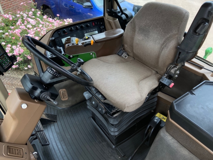 John Deere 8310