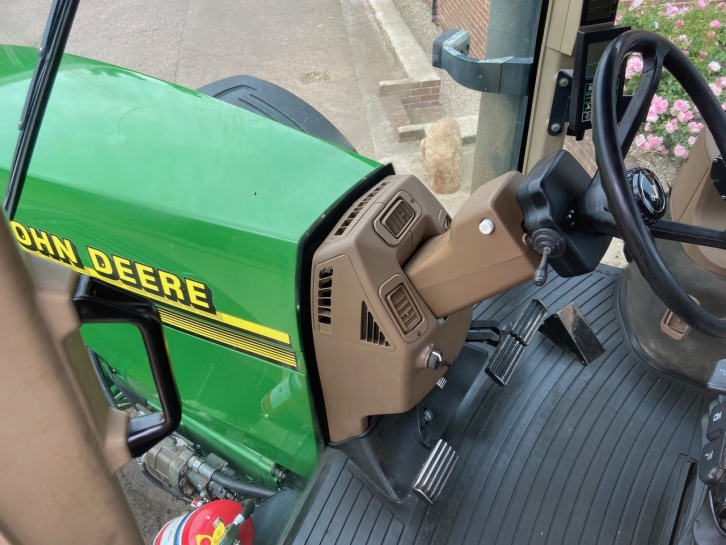 John Deere 8310