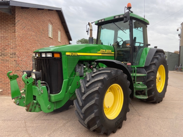 John Deere 8310