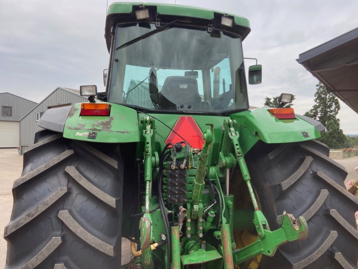 John Deere 8310