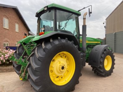 John Deere 8310