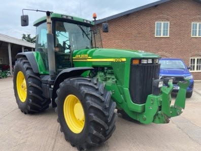 John Deere 8310