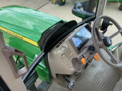 John Deere 6150M