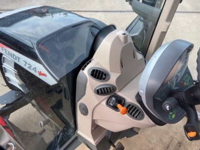 Fendt 724 Profi-Plus