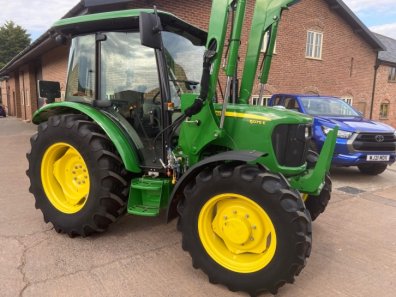 John Deere 5075E