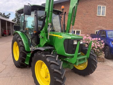 John Deere 5075E