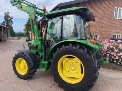John Deere 5075E