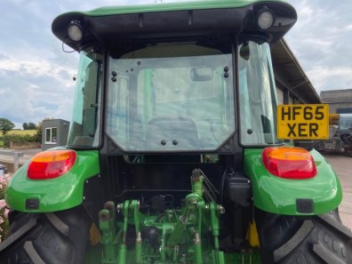 John Deere 5075E