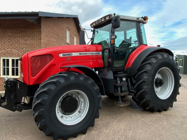 Massey Ferguson 8280 Xtra
