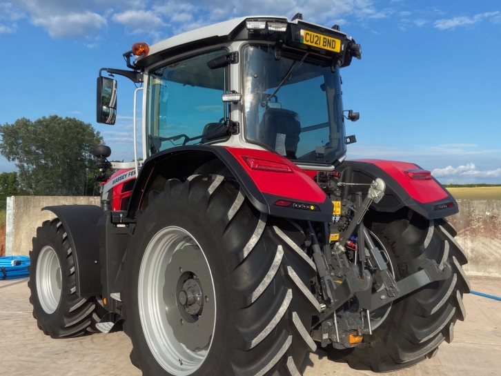 Massey Ferguson 8S.245 Exclusive