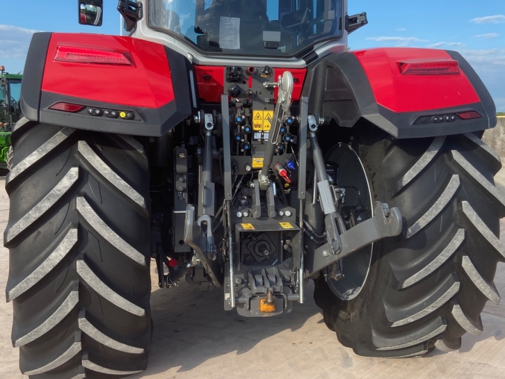 Massey Ferguson 8S.245 Exclusive
