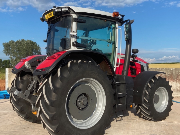 Massey Ferguson 8S.245 Exclusive