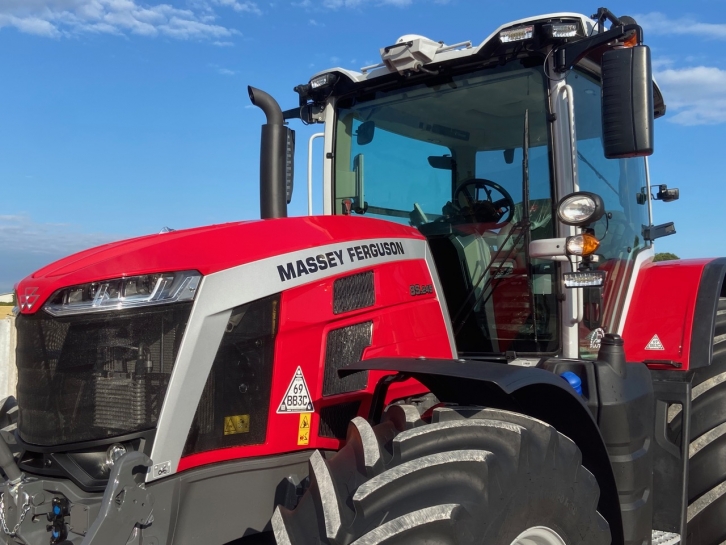Massey Ferguson 8S.245 Exclusive