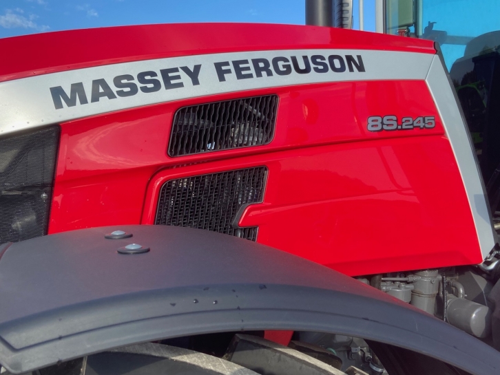 Massey Ferguson 8S.245 Exclusive