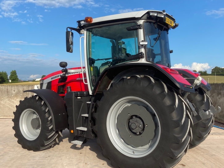 Massey Ferguson 8S.245 Exclusive
