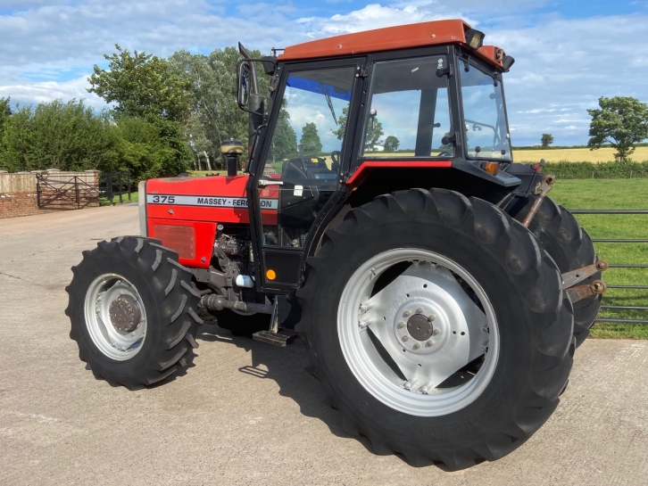 Massey Ferguson 375