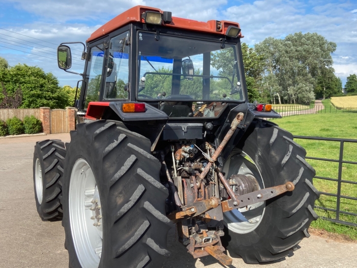 Massey Ferguson 375