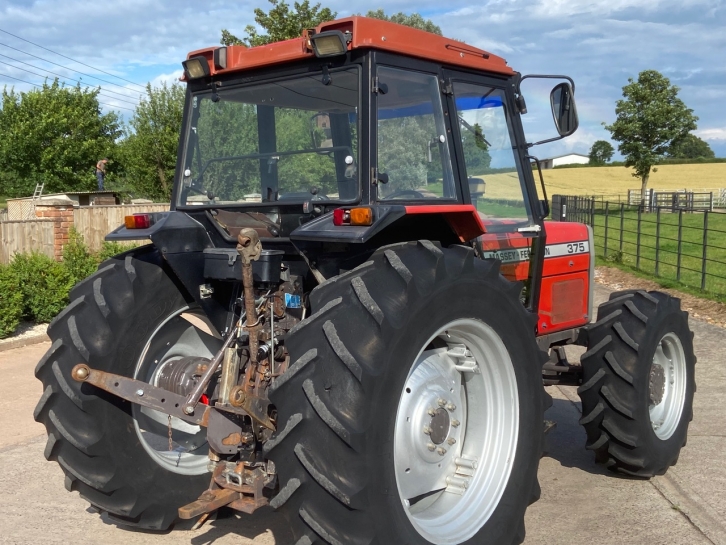Massey Ferguson 375