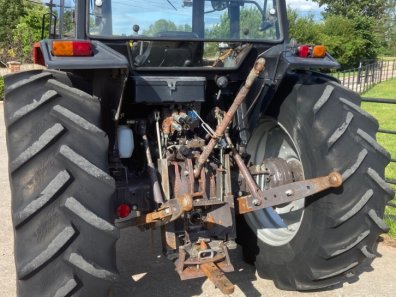 Massey Ferguson 375