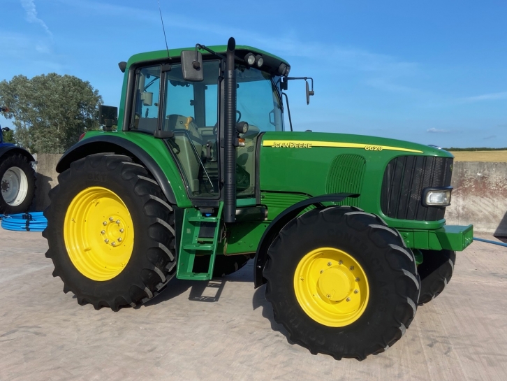 John Deere 6620