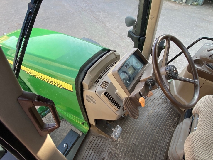 John Deere 6620