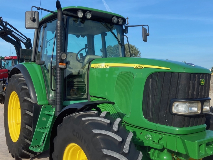 John Deere 6620