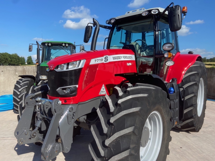Massey Ferguson 7719S Exclusive