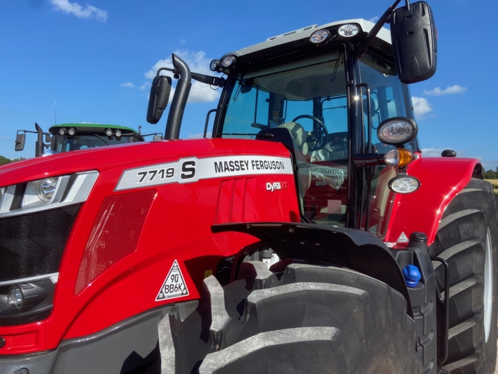 Massey Ferguson 7719S Exclusive