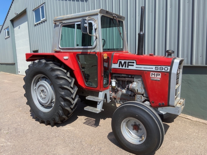 Massey Ferguson 590
