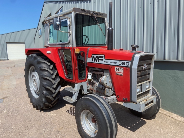 Massey Ferguson 590