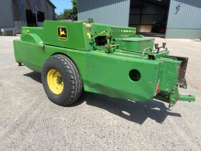 John Deere 456A conventional baler