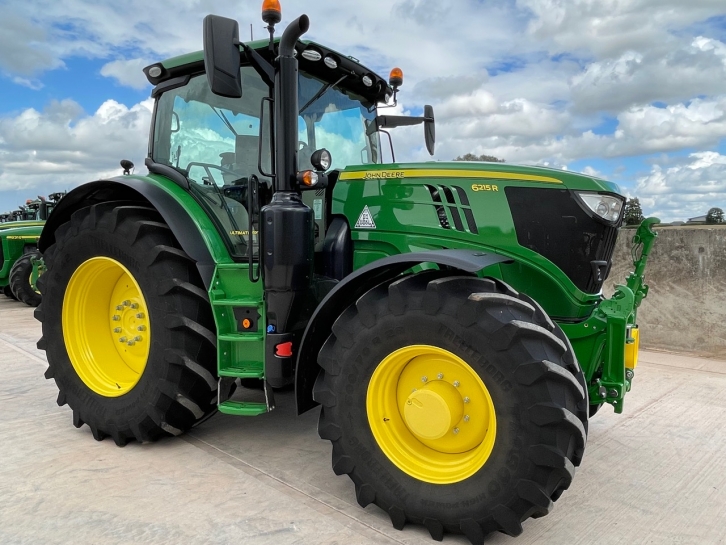 John Deere 6215R Ultimate Edition