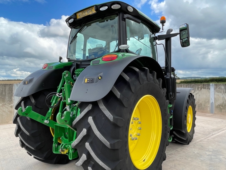 John Deere 6215R Ultimate Edition