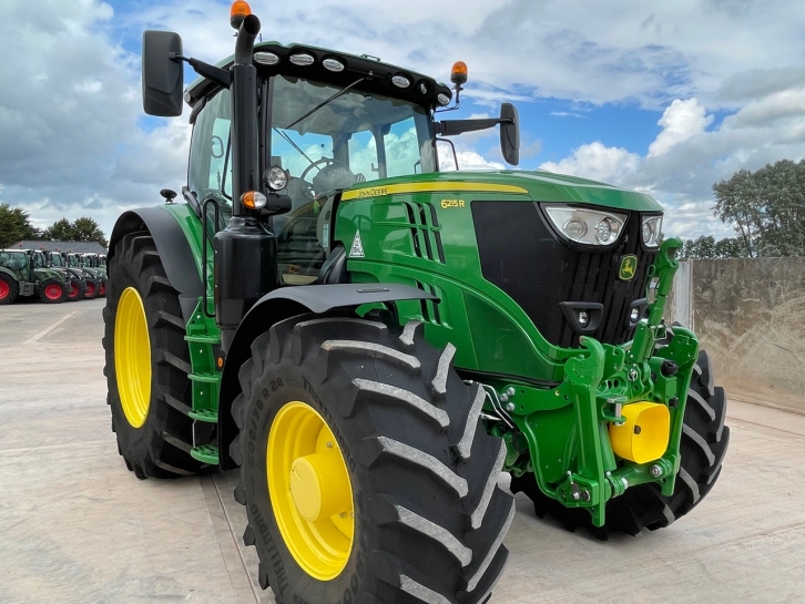 John Deere 6215R Ultimate Edition