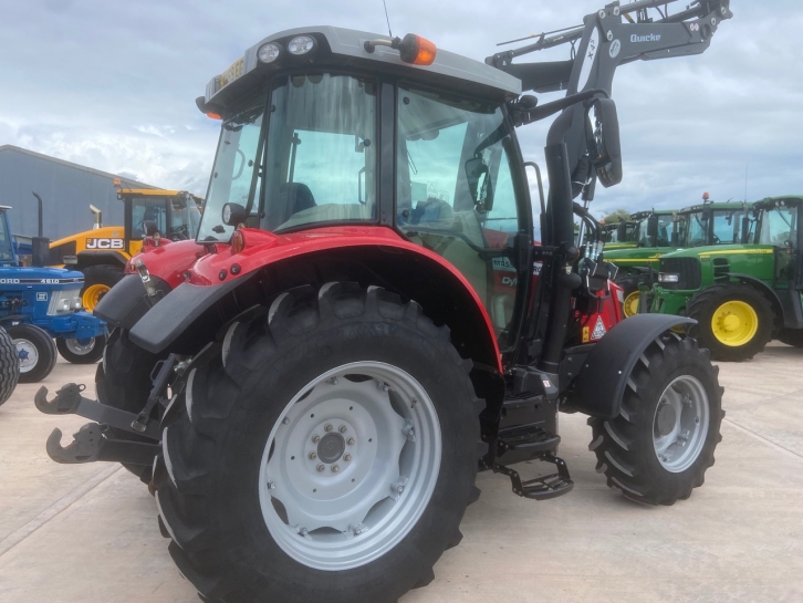 Massey Ferguson 5711S Efficient
