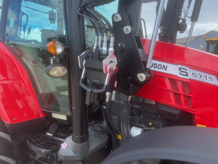 Massey Ferguson 5711S Efficient