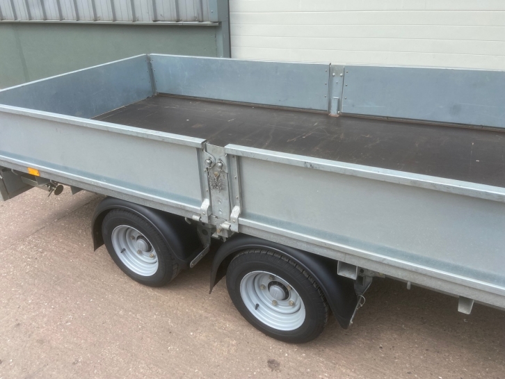 Ifor Williams LM125 flat bed trailer