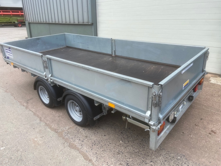 Ifor Williams LM125 flat bed trailer