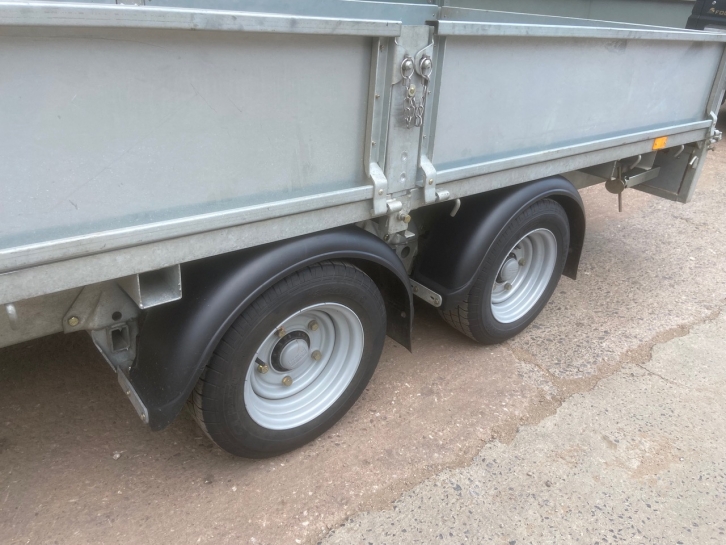 Ifor Williams LM125 flat bed trailer
