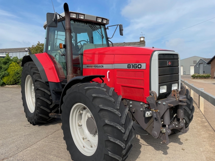 Massey Ferguson 8160