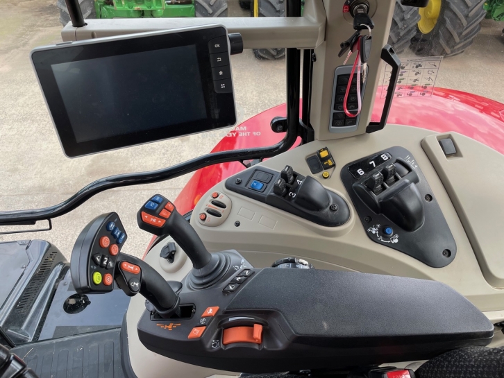 Massey Ferguson 7719S Exclusive