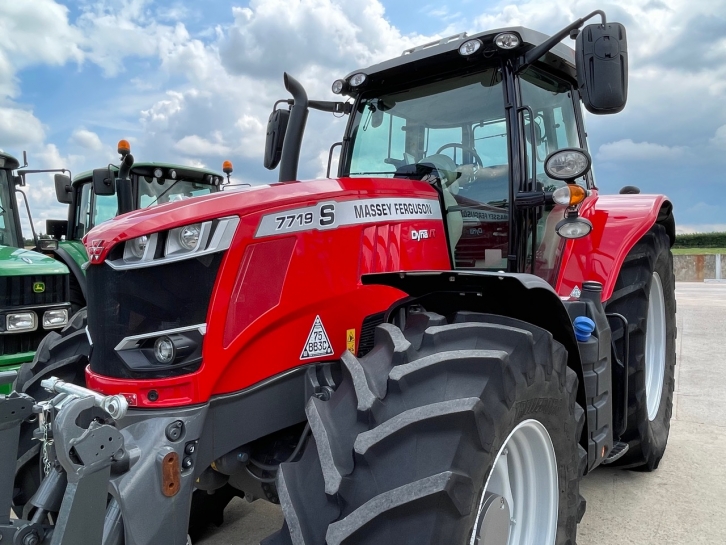 Massey Ferguson 7719S Exclusive