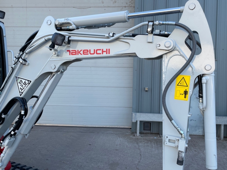 Takeuchi TB225 2.5 Ton digger