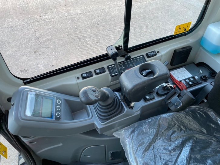 Takeuchi TB225 2.5 Ton digger