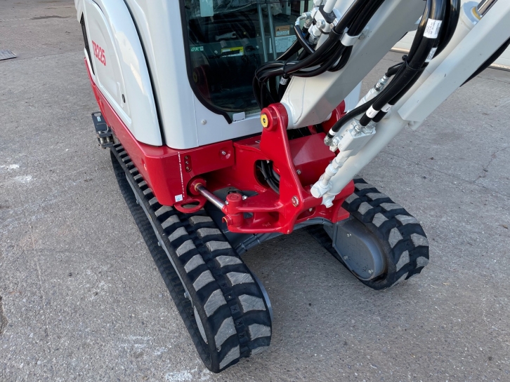 Takeuchi TB225 2.5 Ton digger