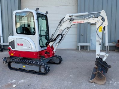 Takeuchi TB225 2.5 Ton digger